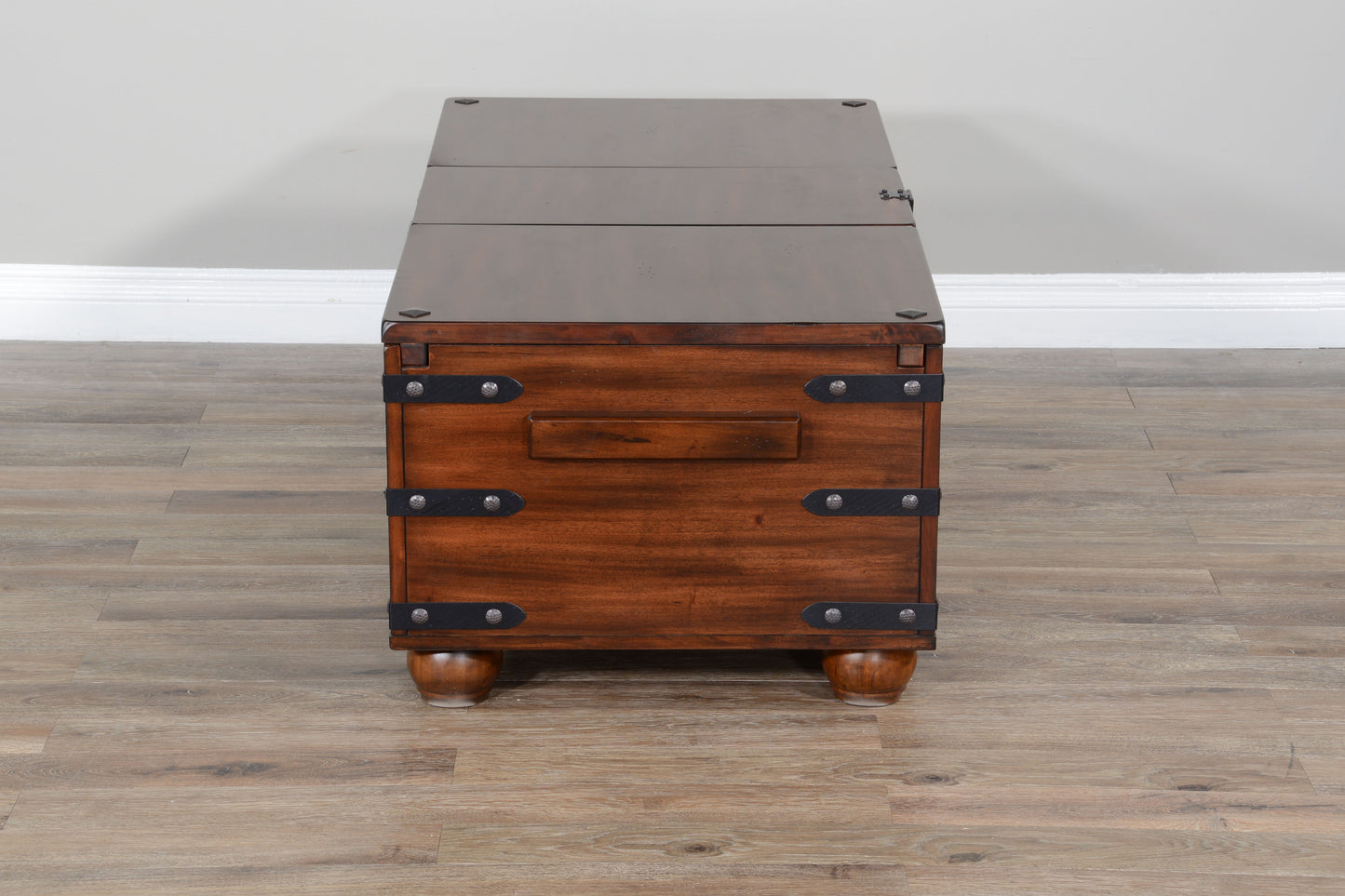 Santa Fe - Trunk Coffee Table - Dark Chocolate